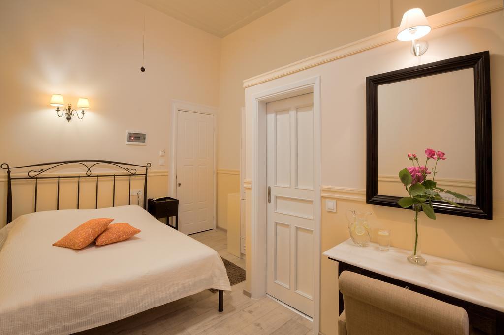 Omorfi Poli Hotel นาฟปลิโอ ห้อง รูปภาพ